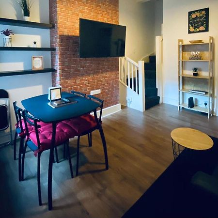 Large 4 Bedroom Home - Coventry City Centre 外观 照片