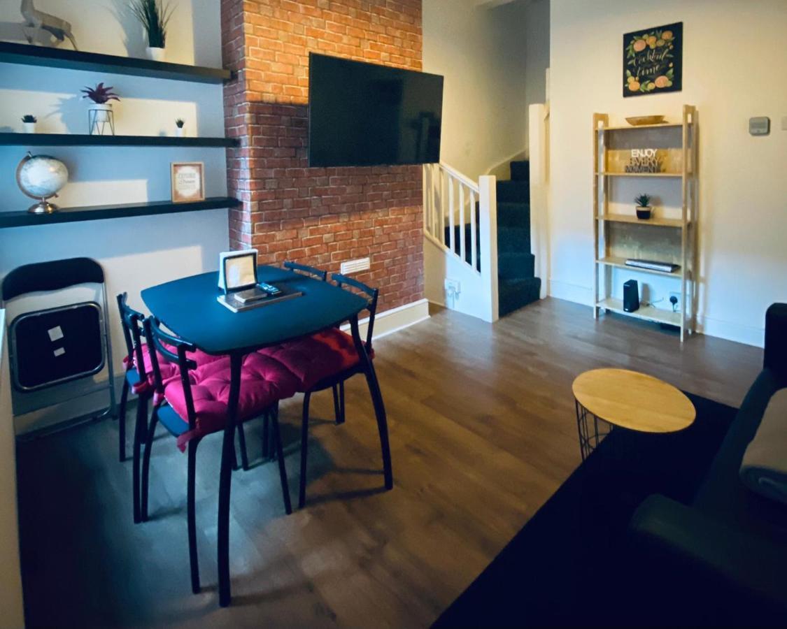 Large 4 Bedroom Home - Coventry City Centre 外观 照片