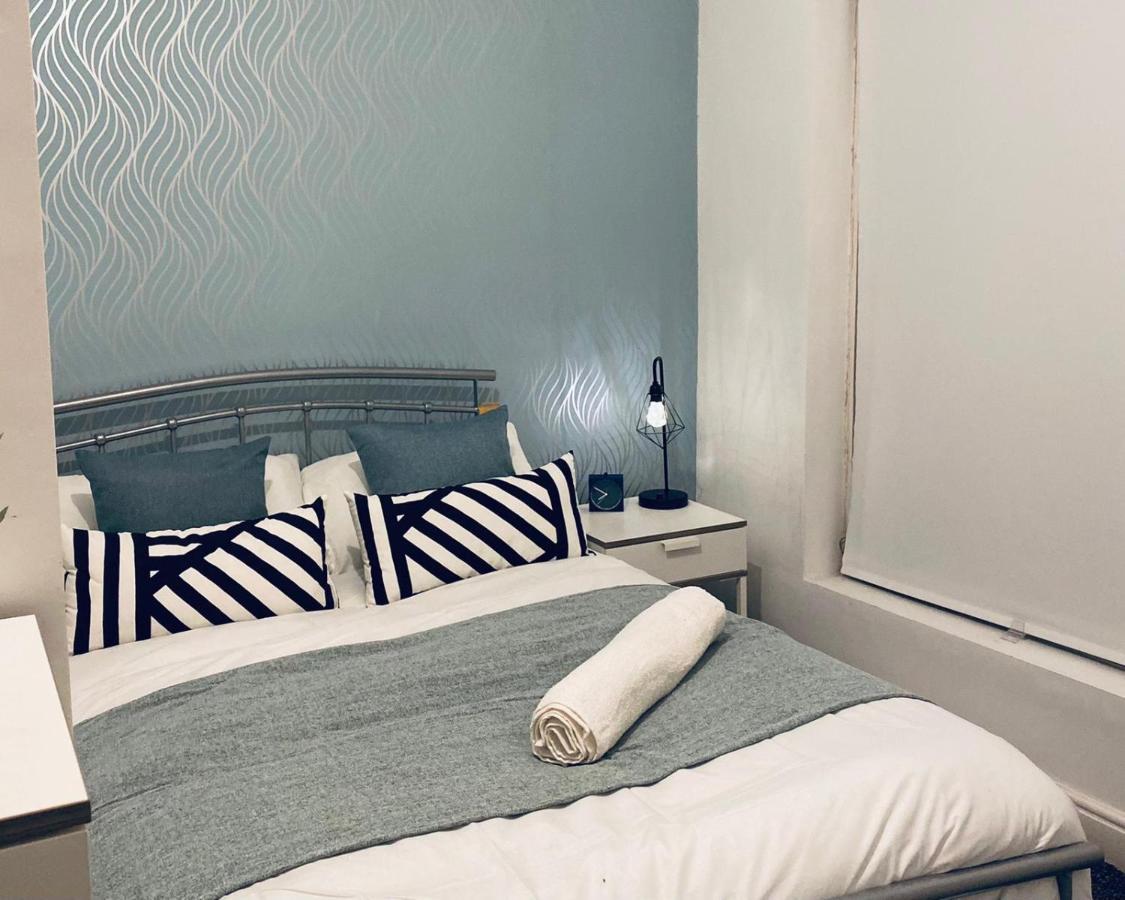 Large 4 Bedroom Home - Coventry City Centre 外观 照片