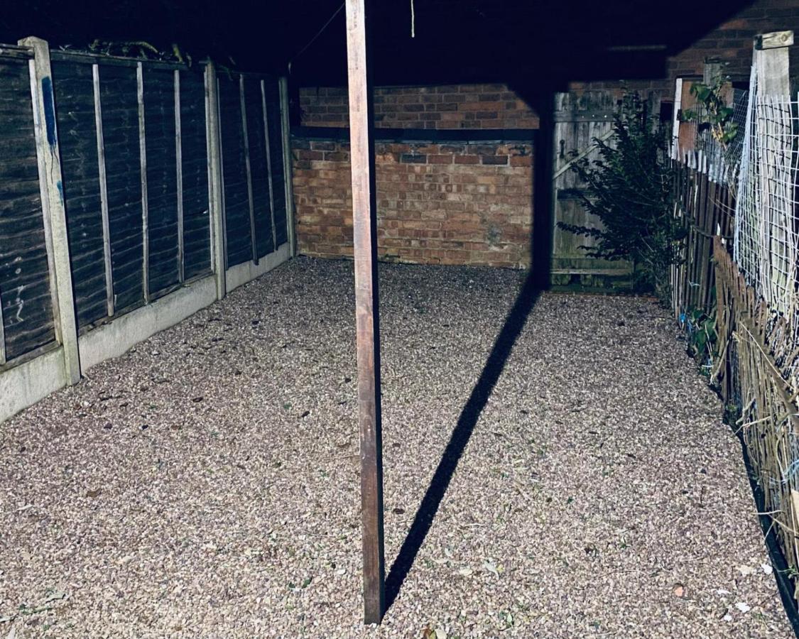 Large 4 Bedroom Home - Coventry City Centre 外观 照片